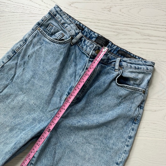 DRESDEN Highwasted Jeans - Picture 5 of 8